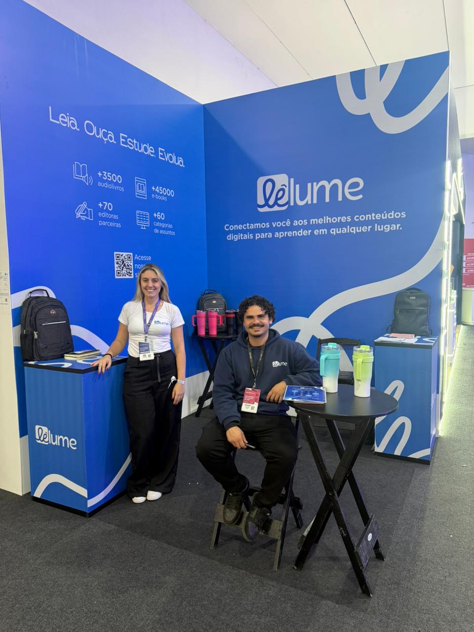 Equipe Lêlume no estande do CongreHof 2026, em Florianópolis/SC